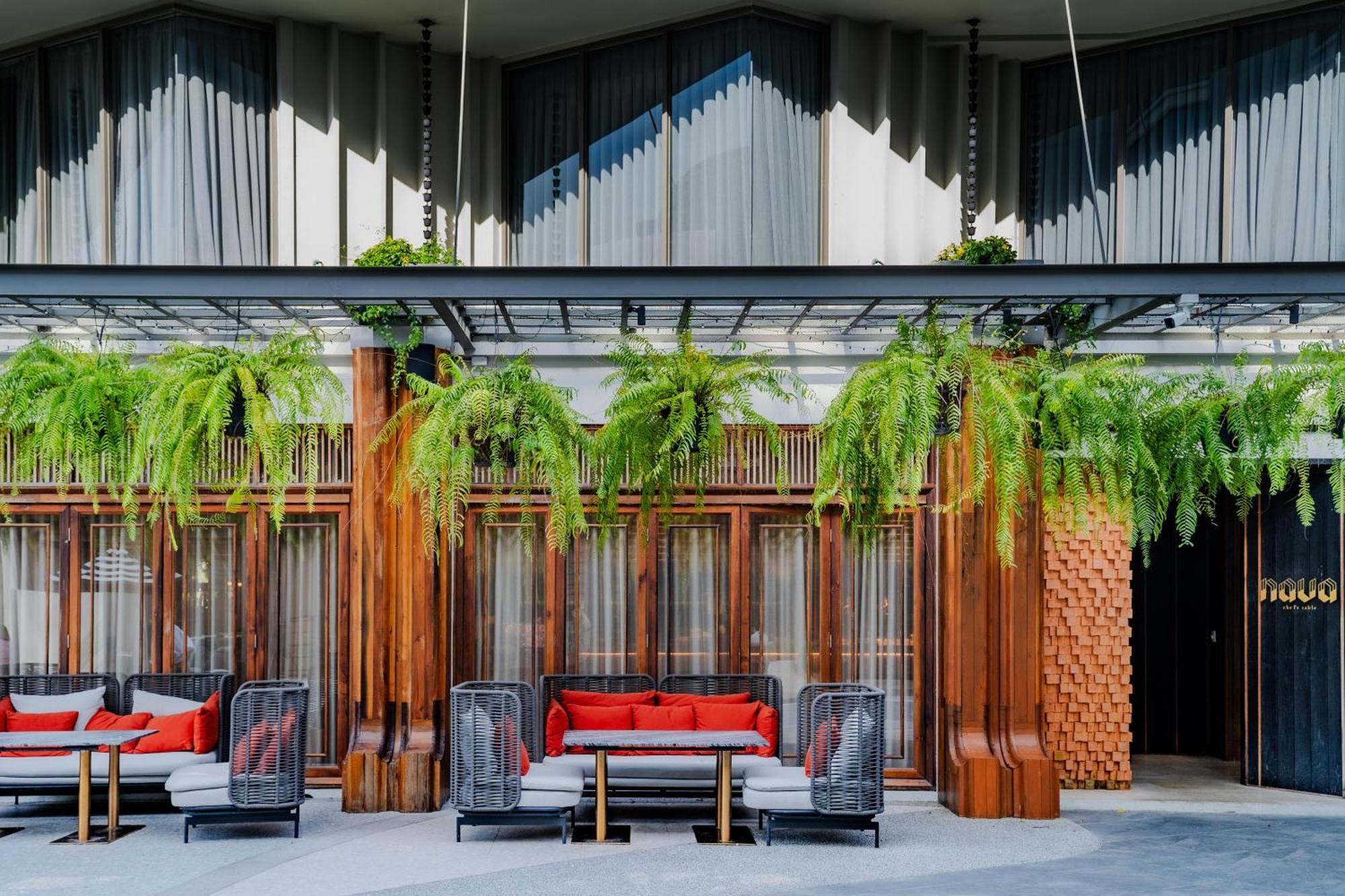 The Salil Hotel Riverside バンコク都 エクステリア 写真 The Sky Bar